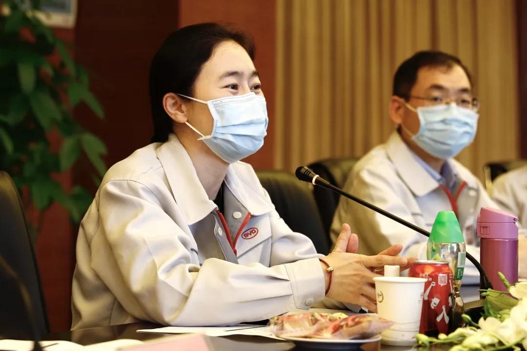 比亚迪示范，一家车企如何做到日产500万只口罩